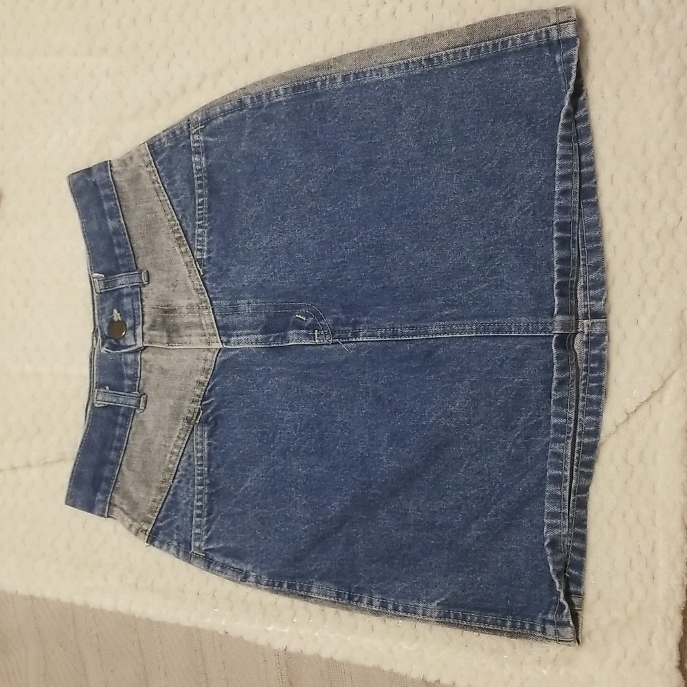 Chic High waist two toned denim skirt
